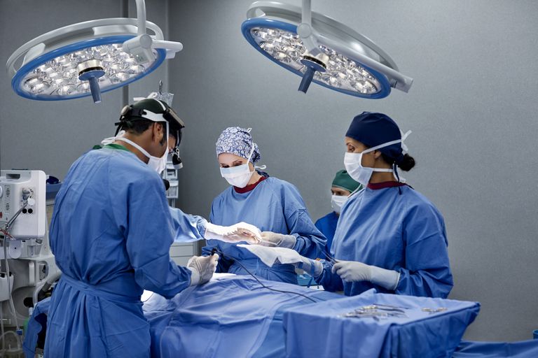 intervenție chirurgicală, intervenții chirurgicale, multe intervenții, multe intervenții chirurgicale