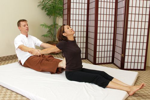 masaj thailandez, care întinde, este masaj, este masaj thailandez